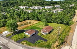 1118 Freedom Rd, Cranberry Twp, PA 16066