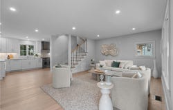 24 Perry Avenue, Middletown, RI 02842