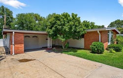 2765 Holiday Hill Drive, Florissant, MO 63033
