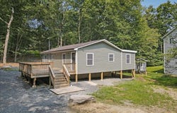 106 Edgewater Drive, Dingmans Ferry, PA 18328