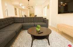 9042 Phyllis Ave, West Hollywood, CA 90069