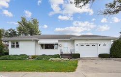 909 1/2 E South Street, Marshalltown, IA 50158