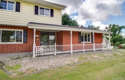 1513 Colonial Drive, Godfrey, IL 62035