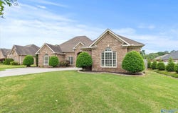 2201 Martinwood Lane SW, Decatur, AL 35603