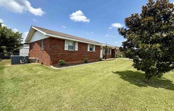 202 W Roosevelt Ave, Muscle Shoals, AL 35661