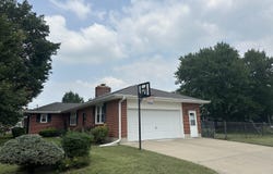 1324 Highland Ct., Marshall, MO 65340
