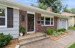 7718 Pawnee Street, Prairie Village, KS 66208