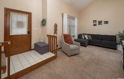 1425 W 48TH Street, Davenport, IA 52806