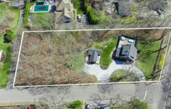 572a Montauk Highway, Westhampton Beach, NY 11978