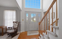 24 Squire Road, Schenectady, NY 12304