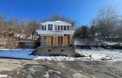 332  Kenney St, Wheeling, WV 26003