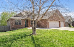 200 Meadowlark, Willard, MO 65781