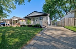 19526 Broadacres Street, Clinton Twp, MI 48035