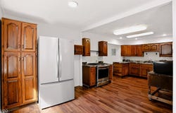 186 N 8th Avenue, Beech Grove, IN 46107