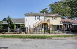 521 W KING STREET, SHIPPENSBURG, PA 17257
