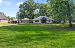 6105 Shadow wood Drive, Shreveport, LA 71107