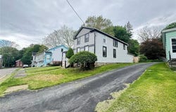 7 High Street, Lyons, NY 14489