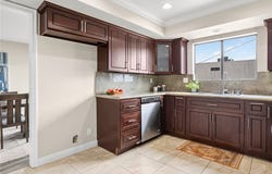 635 E Elmwood Avenue, Burbank, CA 91501