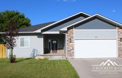 1010 Smokey Hill Street, Garden City, KS 67846