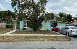 6210 NW 17th St, Sunrise, FL 33313