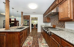 8659 Lake Park Dr, Denham Springs, LA 70726