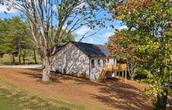 332 Country Hill Drive, Somerset, KY 42503