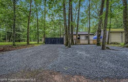 28 Holland Road, Hawley, PA 18428