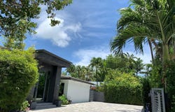 635 Curtiswood Dr, Key Biscayne, FL 33149