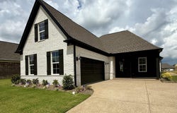 768 Coahoma Court, Nesbit, MS 38651