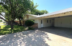 725 E 6th Street, Baird, TX 79504