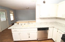 3305 S Leonard Road, St Joseph, MO 64503
