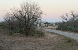 626 Fm 1358, Three Rivers, TX 78071