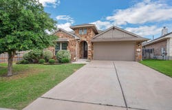140 W Highfield ST, Hutto, TX 78634