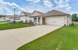 225 Camellia Dr, Cantonment, FL 32533