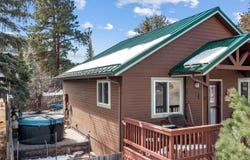 220 Virginia Dr, Estes Park, CO 80517