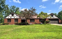 521 E Pine Street, Grove City Boro, PA 16127