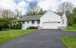 5 Carriage Ln, Hardyston Twp., NJ 07419-9635