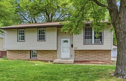 419 E Maple Drive, Glenwood, IL 60425