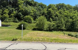 620 Cedar Ridge Dr, Apollo, PA 15613