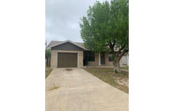 1019 Flores Dr, Eagle Pass, TX 78852
