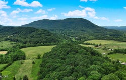 4914 Circle Rd, Corryton, TN 37721