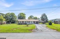 129 Green Meadow, Calhoun, GA 30701