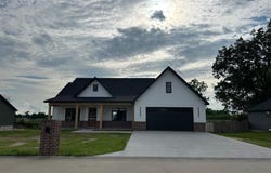 2705 Town Drive, Mountain Grove, MO 65711