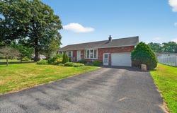 13 Bertone Drive, Rotterdam, NY 12306