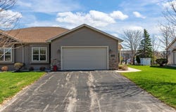 1210 CAMERON Circle, NEENAH, WI 54956-9808