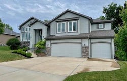920 SE Forest Ridge Court, Blue Springs, MO 64014