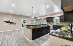 2700 4th NW, MASON CITY, IA 50401