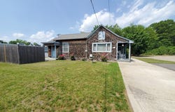 26 Wrentham St, Bellingham, MA 02019