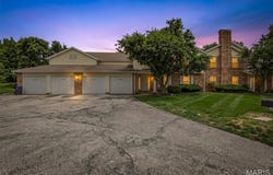 1034 Windstream Drive, St Peters, MO 63376
