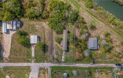 112 E Toledo Street, Seadrift, TX 77983